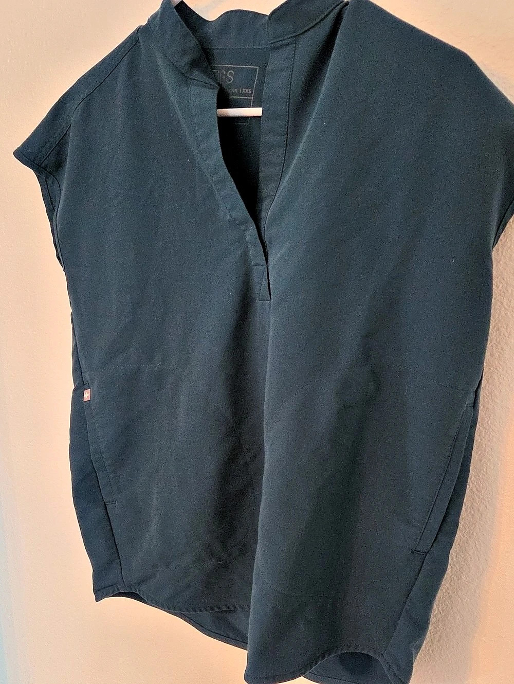 FIGS Sleeveless Blouse in Green Size XXS